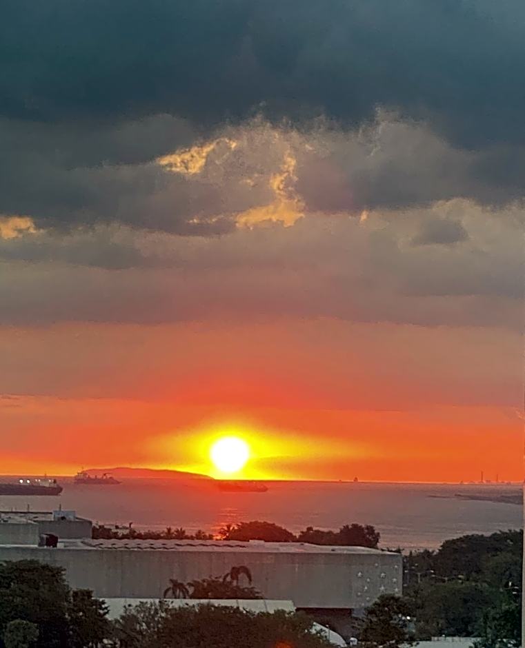 Le 10 The Radiance Manila Bay