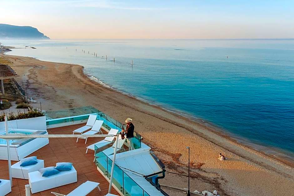 Life Hotel Seaview & Spa