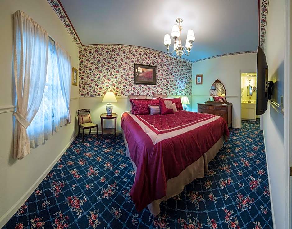 Historic Cary House Hotel