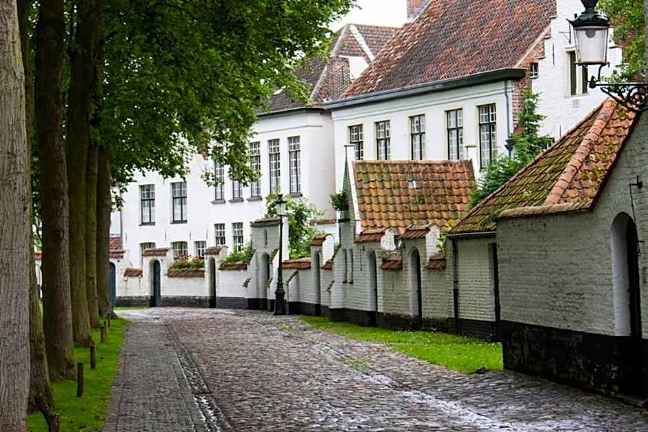 Huswell - Two guest-rooms in stylish villa - free bikes