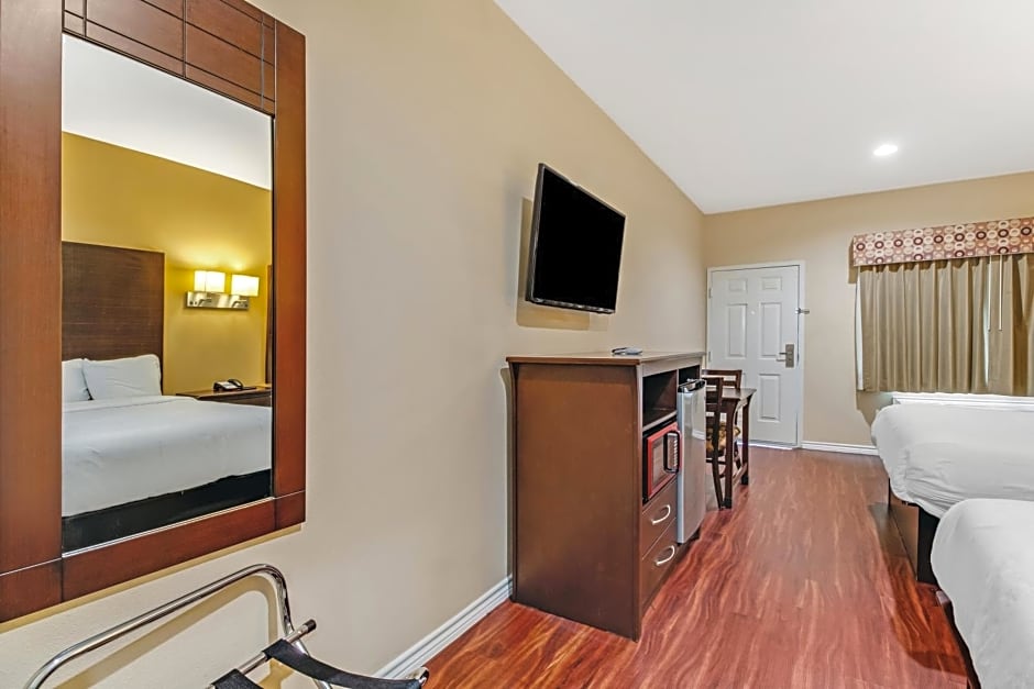 Americas Best Value Inn Houston at FM 529