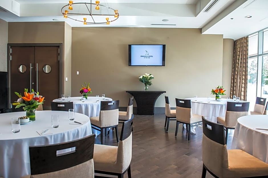 Pinnacle Hotel At The Pier