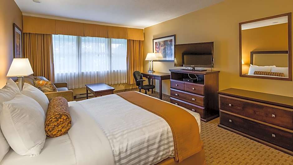 Best Western Plus Emerald Isle Hotel