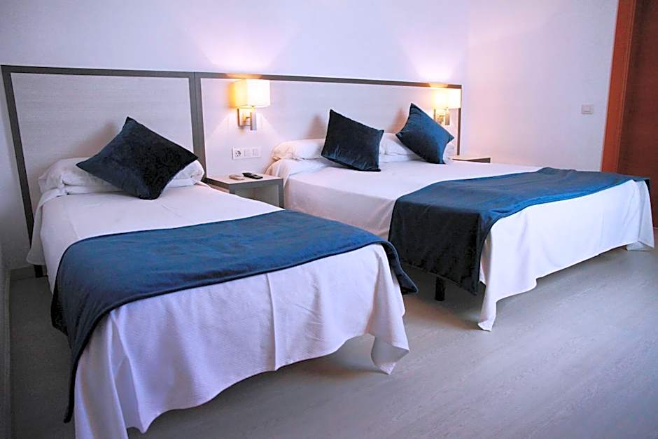 Parrots Sitges Hotel