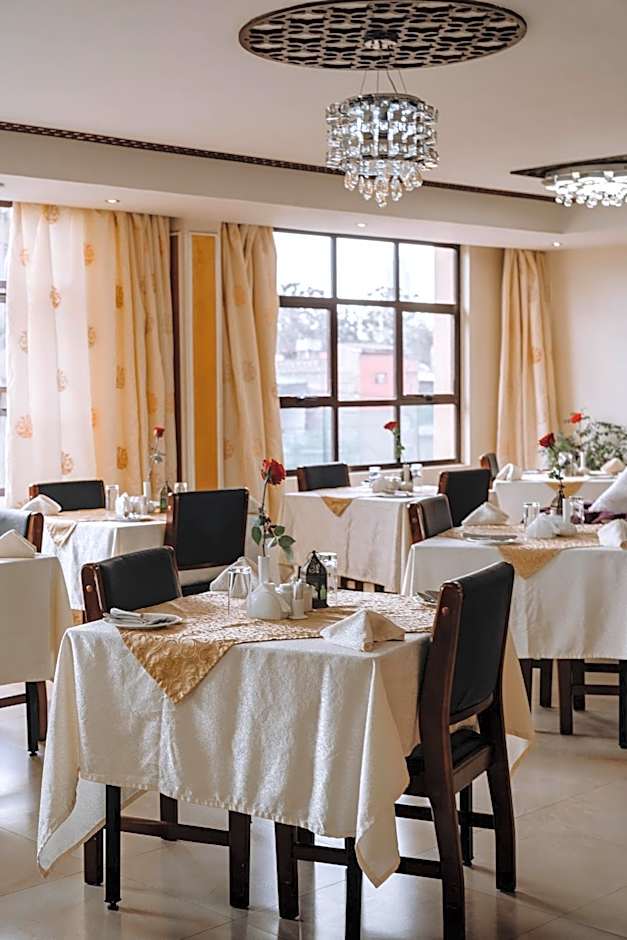 Saab Royale Hotel