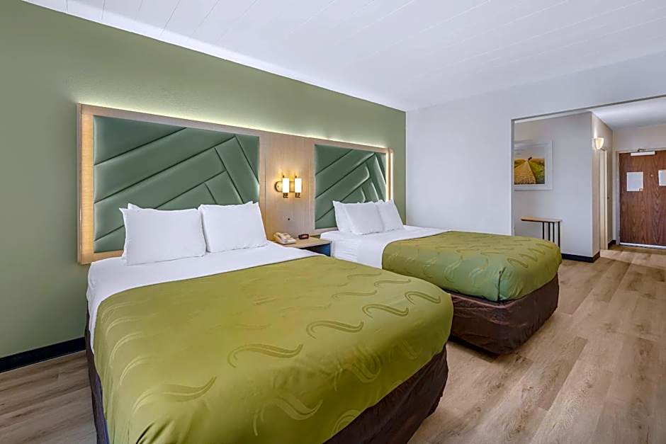 Quality Inn & Suites Monterey I-40