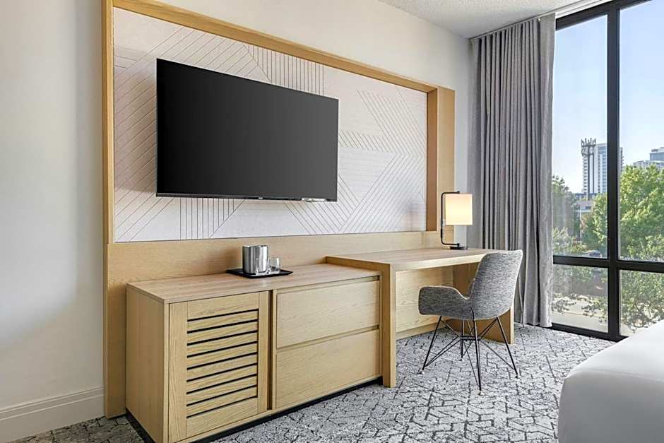 Sheraton Charlotte Hotel