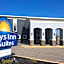 Days Inn & Suites by Wyndham Cincinnati North