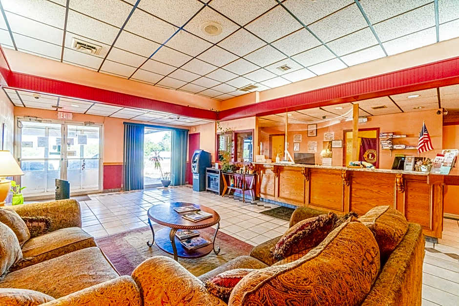 Castle Inn & Suites by OYO Lawton