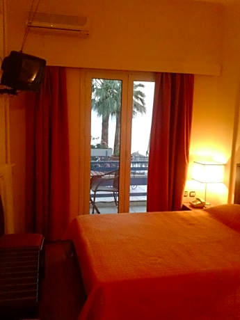Double or Twin Room with Sea View