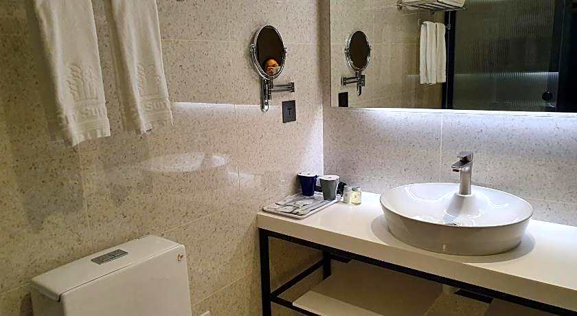 City Suites-Taoyuan Station