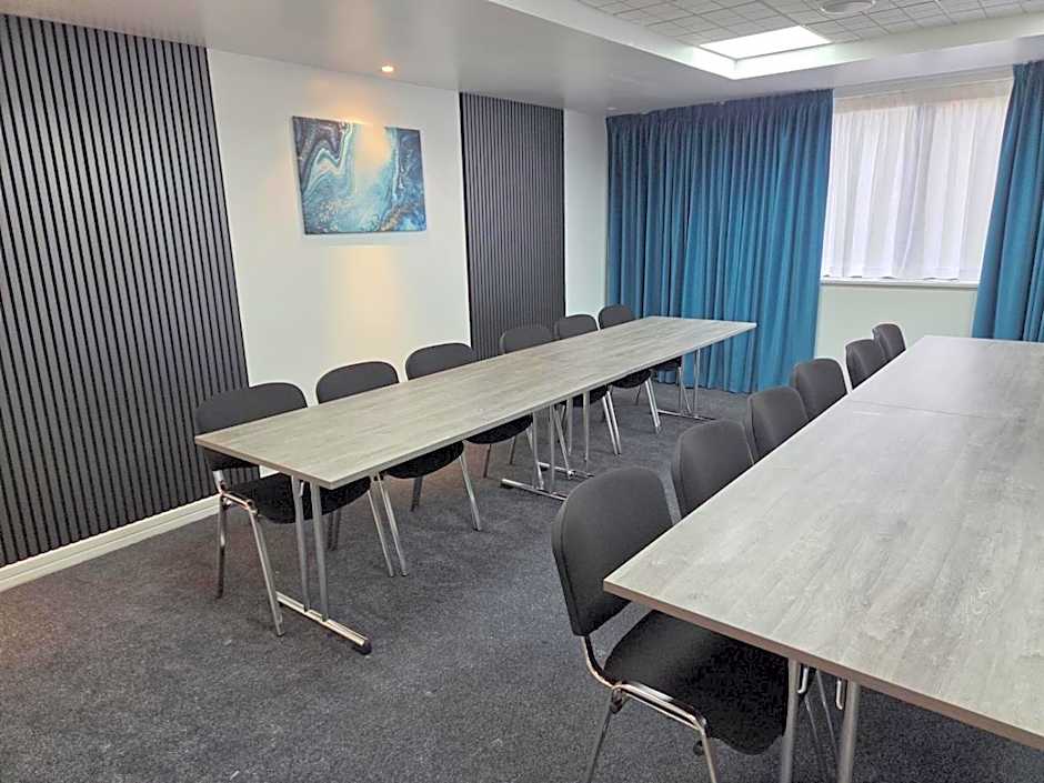 Knowsley Inn & Lounge