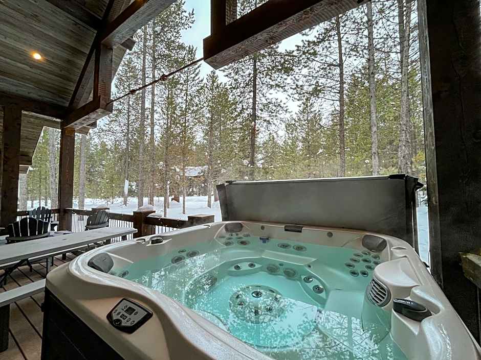 Yellowstone Crossing Lodge