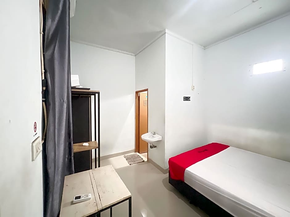 RedDoorz @ Kay Residence Waydadi Lampung