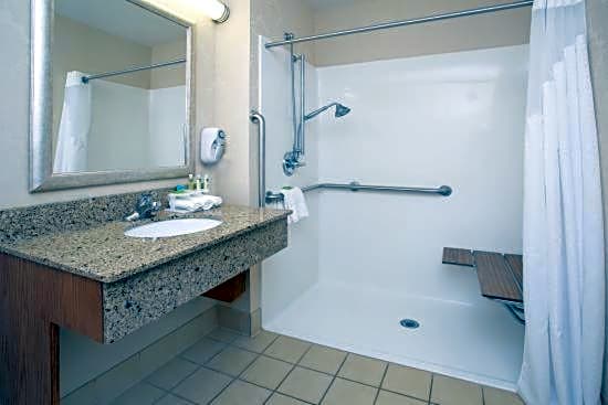 Holiday Inn Express Hotel & Suites Torrington By IHG