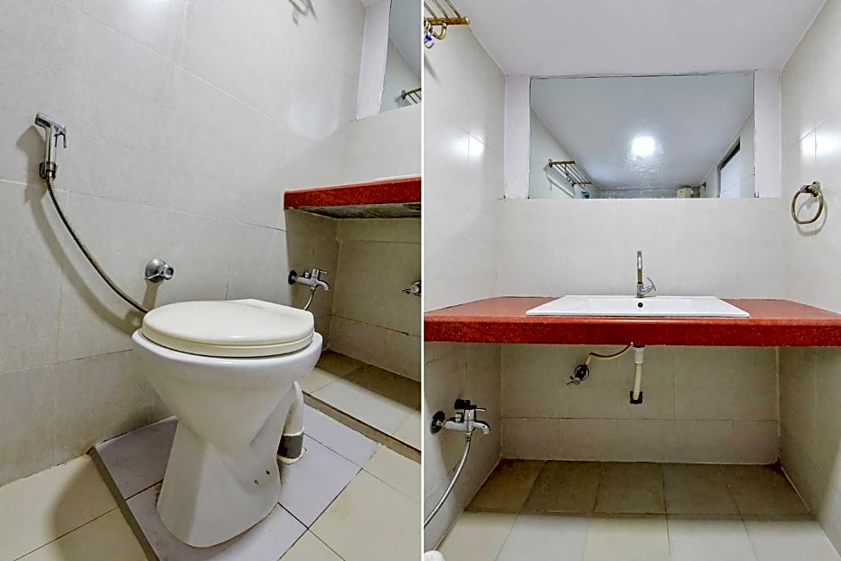 Super OYO Flagship 22477 Hotel Blue Moon