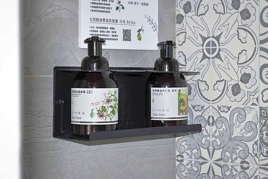 Tiin Tinn - Rivershore B&B