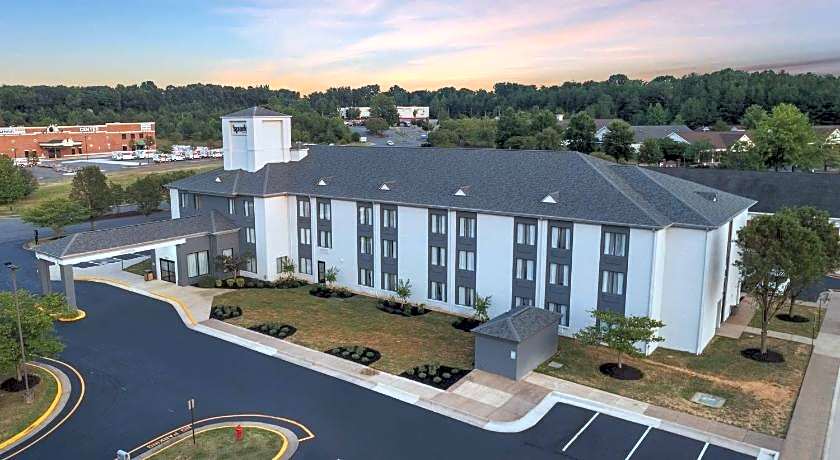 Spark by Hilton Fredericksburg Southpoint