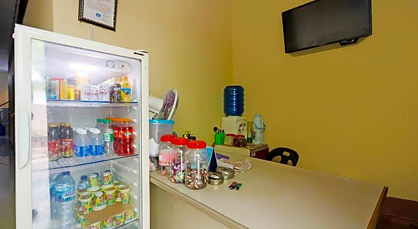 SPOT ON 92569 Anto Homestay SyariahNearPelabuhan Feri Harbor Bay