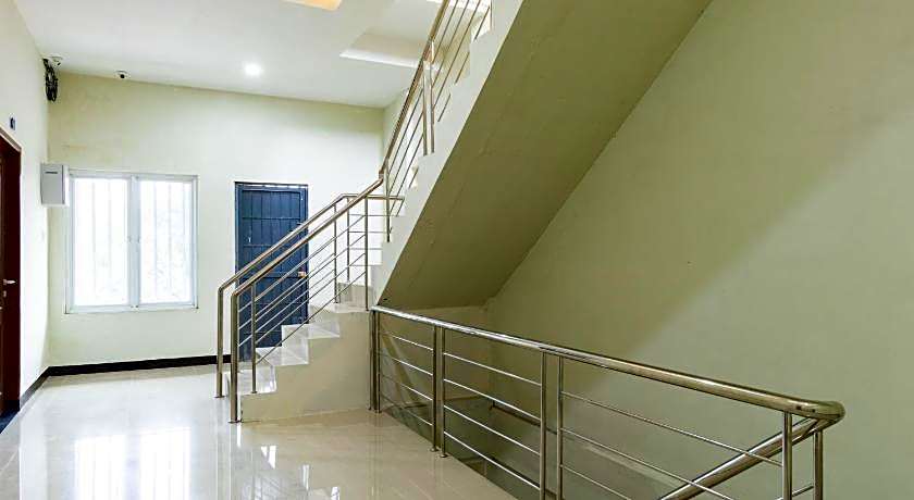 RedDoorz near Medan Amplas