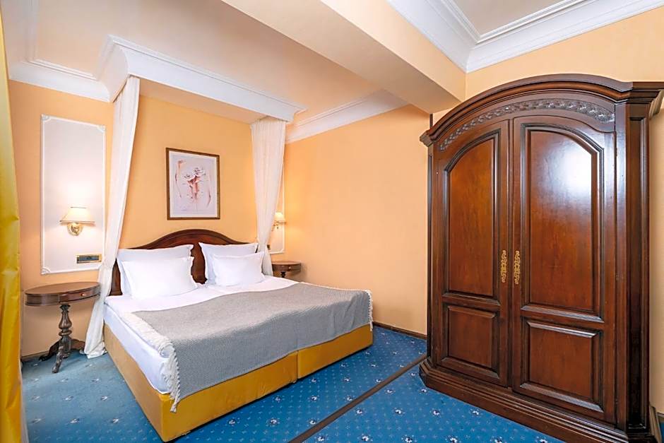 Festa Winter Palace Hotel