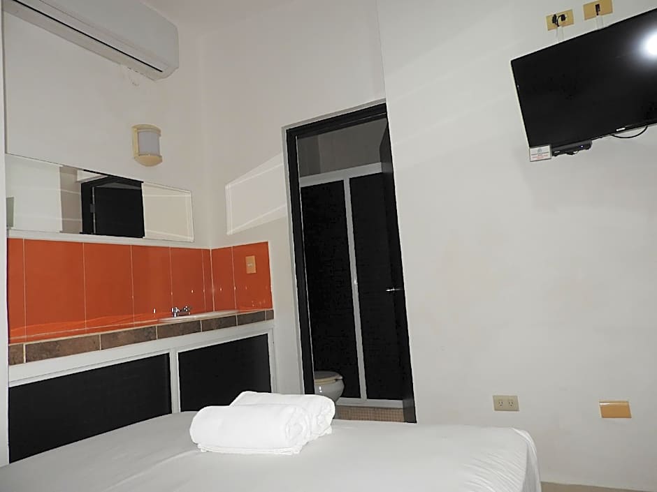 Easy Hotel