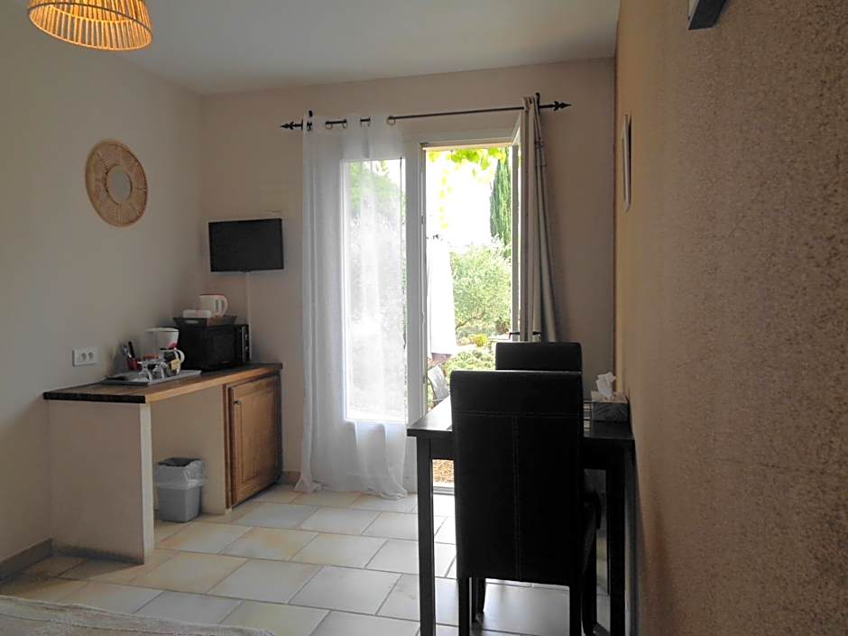 Clos des Lavandes - Chambres et Suites de charme climatisées-Luberon