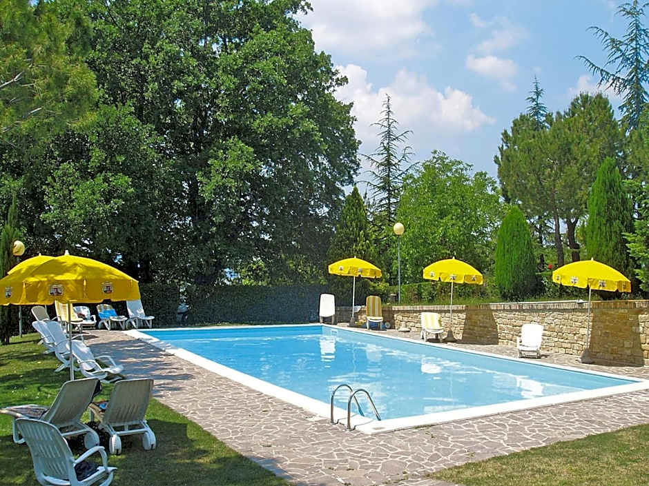 Apartment in Montelparo with Pool
