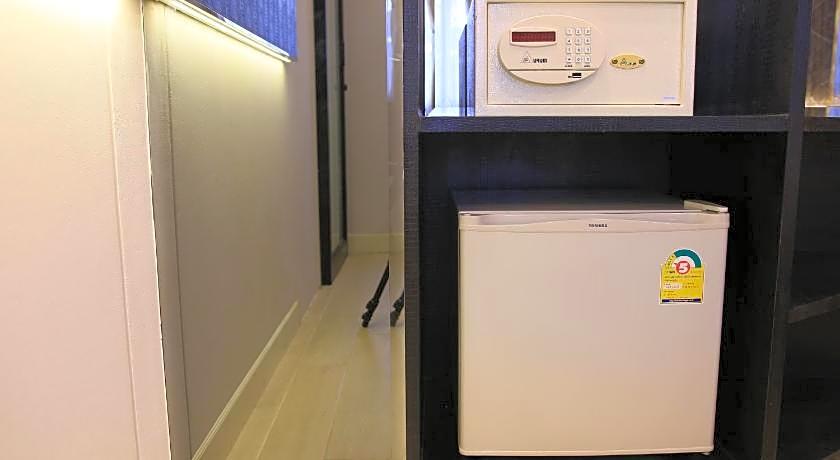 Pratunam Atrium Hotel