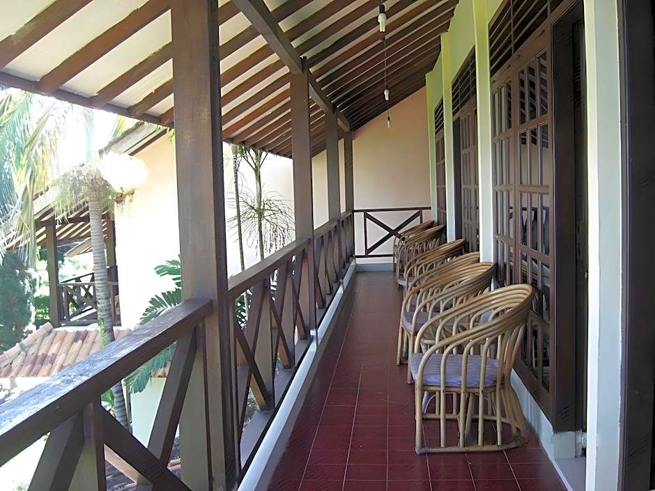 Pandu Lakeside Hotel Tuktuk