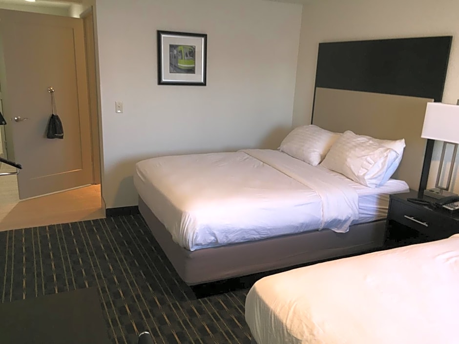 Comfort Inn & Suites Tigard near Washington Square