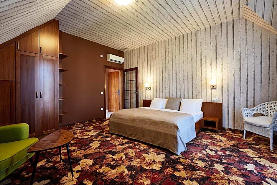 Photo 1 of 6 of 1 Double Bed or 2 Beds