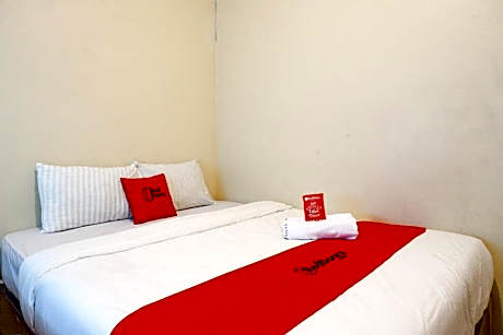 RedDoorz near Universitas Diponegoro Semarang 2