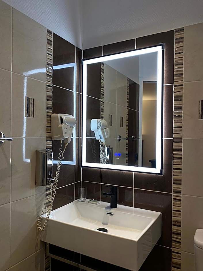 Luxor Bastille Hotel