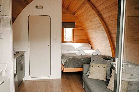 Apartment with Shower