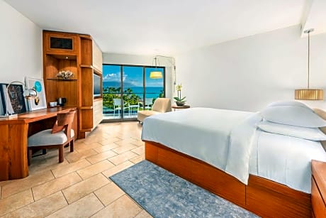 King Room with Ocean View and Accessible Shower