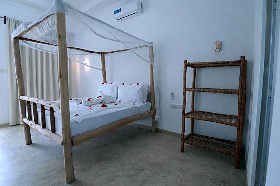 AROYA Boutique Hotel