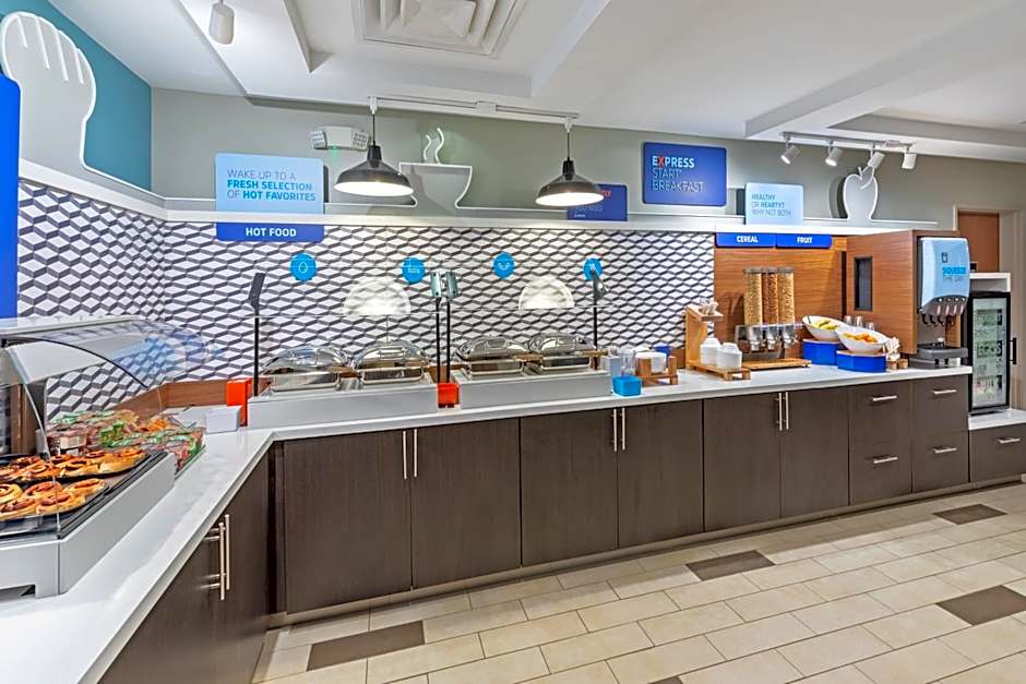 Holiday Inn Express Hotel & Suites Picayune By IHG