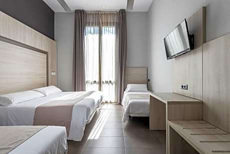 Quadruple Room with Terrace