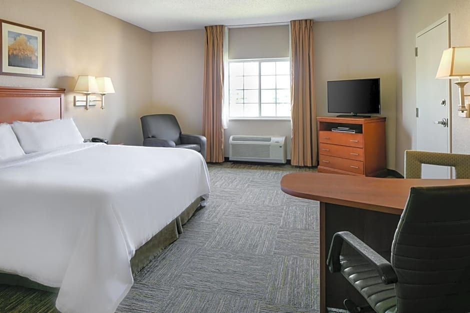 Candlewood Suites Kenosha, an IHG Hotel