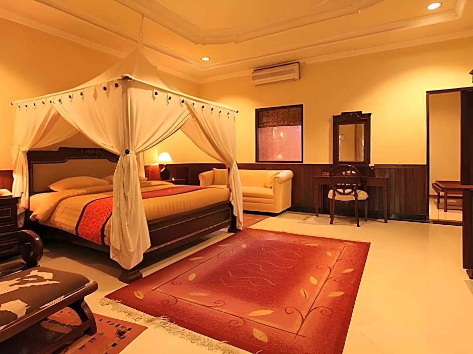 Super OYO Townhouse Oak Maxi Hotel Legian