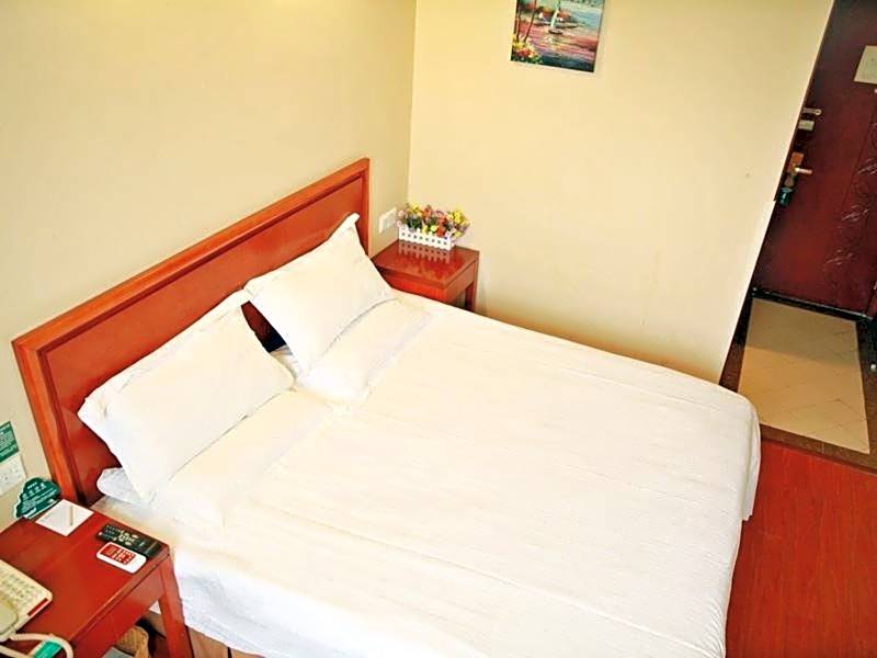 GreenTree Inn Jiangsu Nanjing Zhongyangmen Railway Station Express Hotel