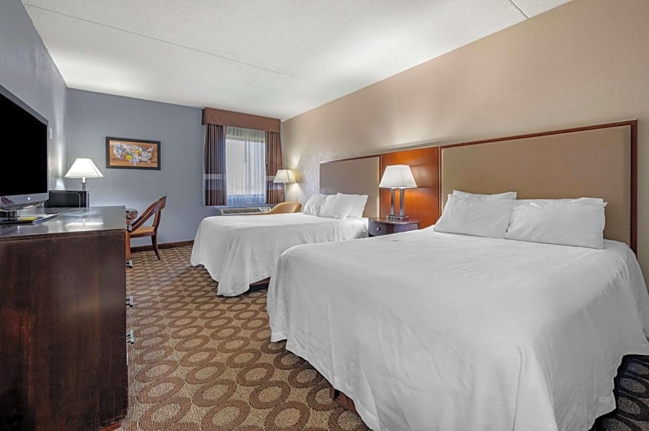 Econo Lodge Inn & Suites