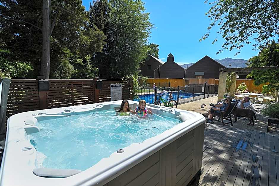 Manata Homestead & Lodge