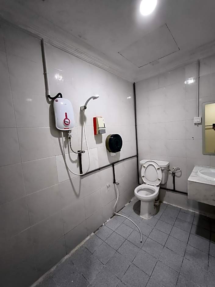 OYO 90895 Hotel Ikia