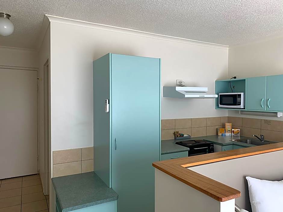 Adina Place Motel Apartments