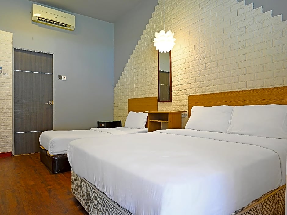 Tommy's Place @ Tip Of  Borneo