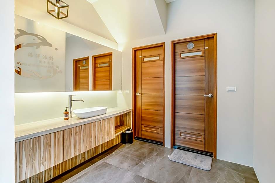 Party of the Ocean B&B