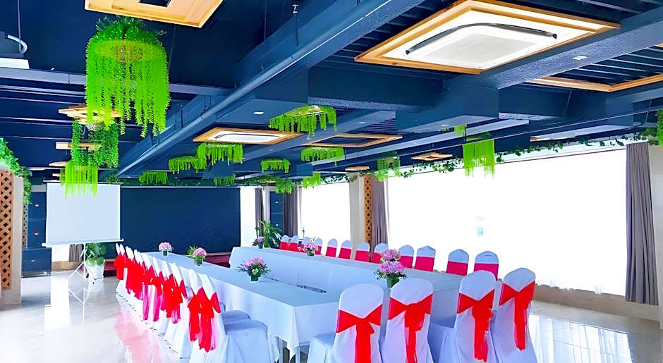 Holiday One Hotel