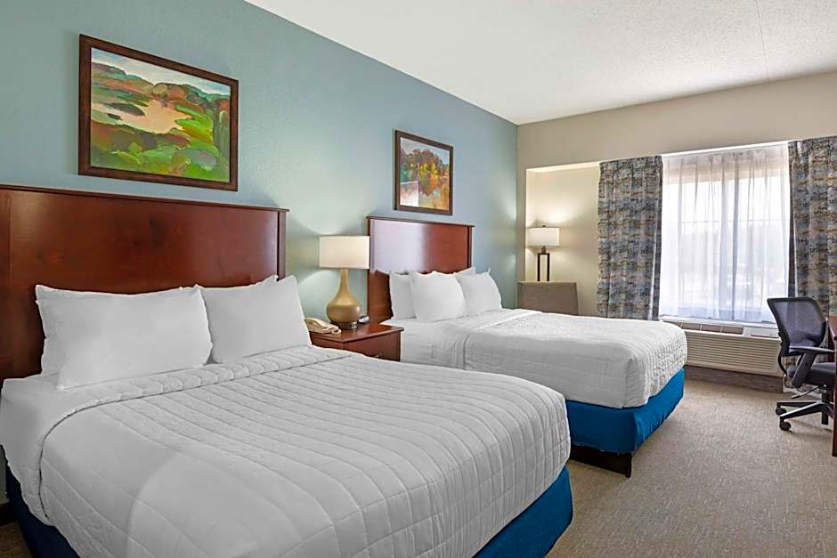 Best Western Plus Crossroads Inn & Suites